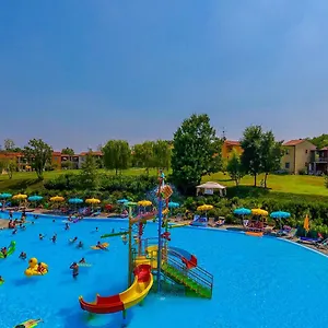 Belvedere Village Кастельнуово-дель-Гарда
